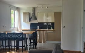 Superbe Appartement En Residence Avec Parc